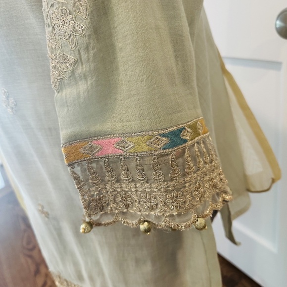 Light Pistachio Green Cotton Net Maria B 3 Piece Suit - Picture 3 of 4